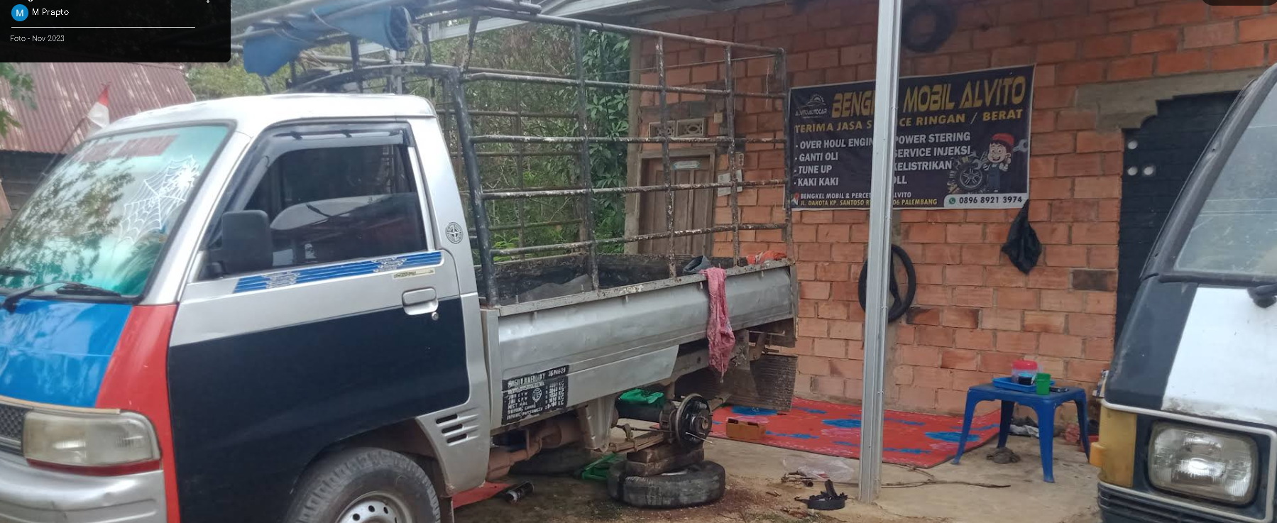 Pengerjaan servis di Bengkel Mobil Alvito